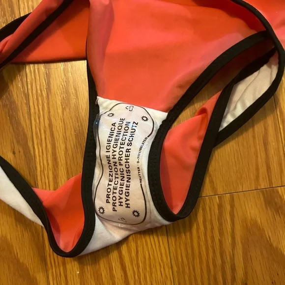 Bathing suit - Picture 2 of 2